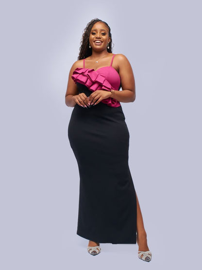 This spaghetti strap maxi dress features a sweetheart neckline with charming ruffles, a feminine flounce, and an alluring side slit. 