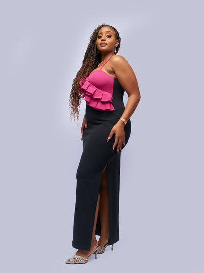  This spaghetti strap maxi dress features a sweetheart neckline with charming ruffles, a feminine flounce, and an alluring side slit. 
